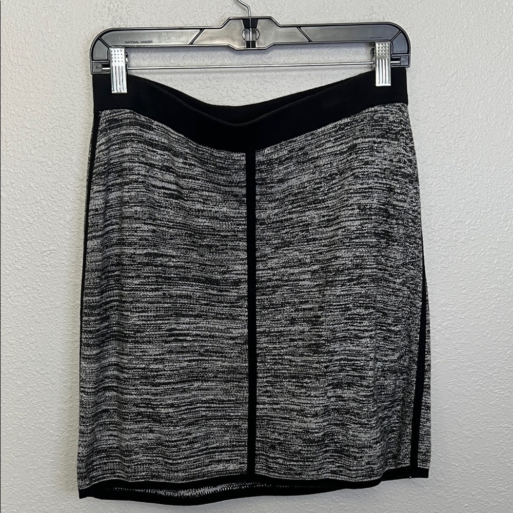 Ann Taylor Factory Knit Skirt Black Melange Size Medium